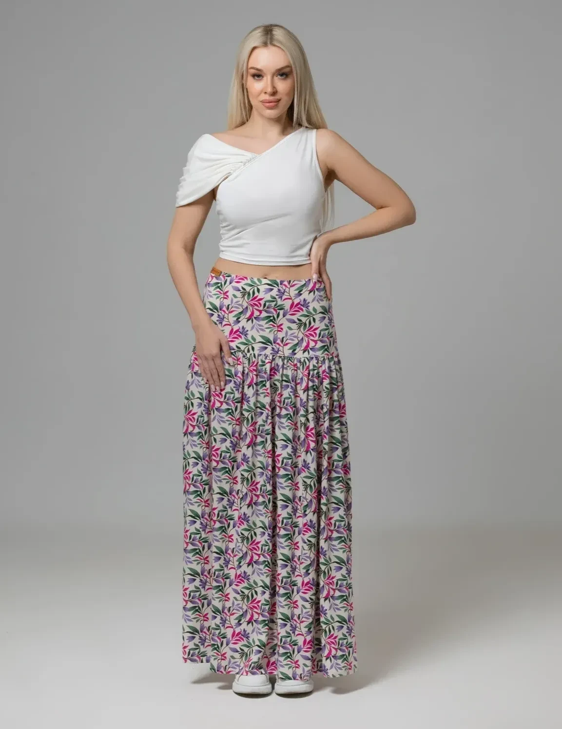 WIDE CUT STAPLE SKIRT WITH VOLAN